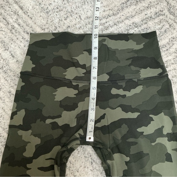 Lululemon | Align High-Rise Crop 23" Heritage 365 Camo Medium Olive size 8 - Picture 11 of 13